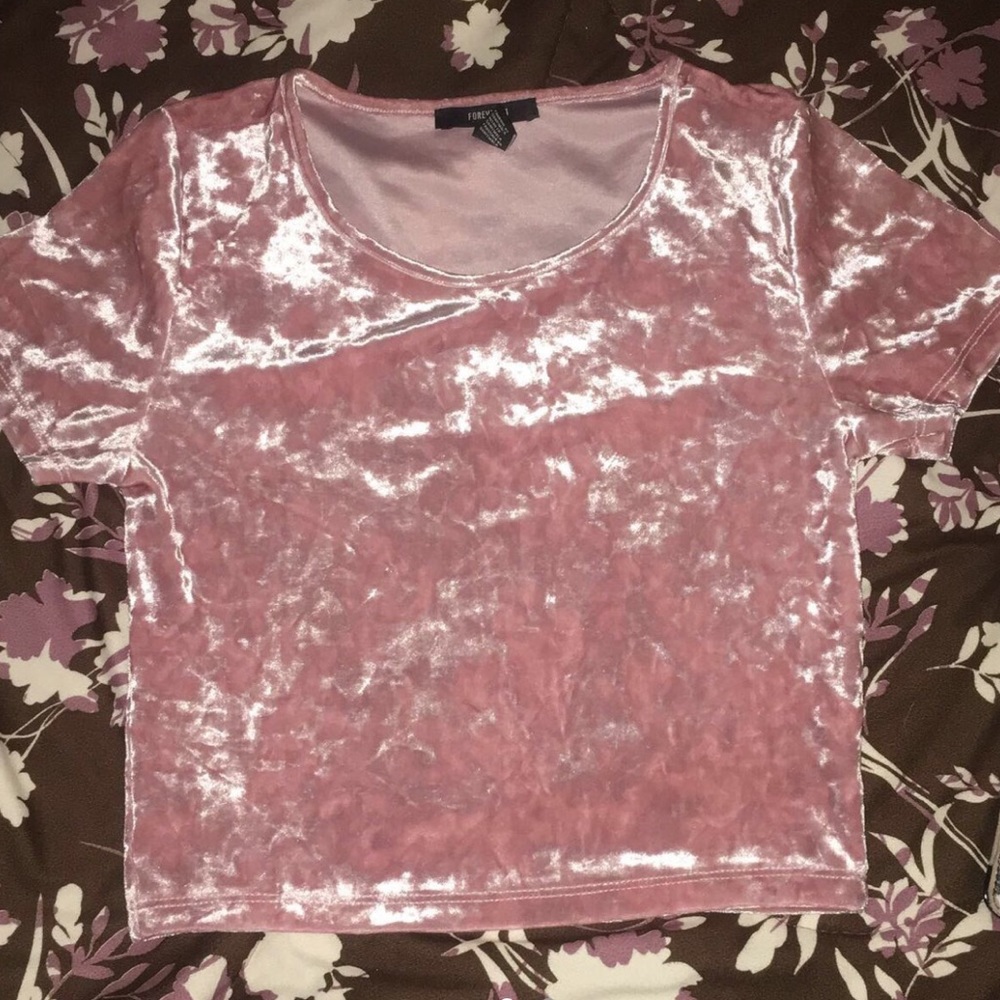 pink velvet crop top🧠